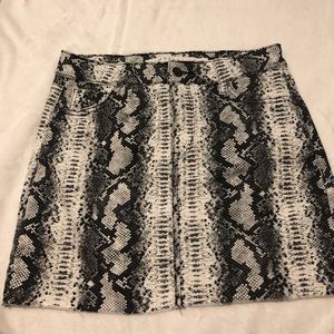 Tinsel town snakeprint skirt